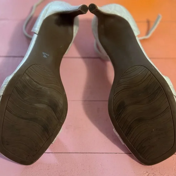 Impo Women's Chic Beige Heels - Picture 3 of 3